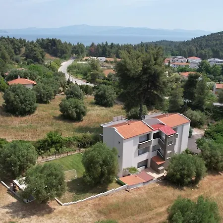 Avra Paliouri