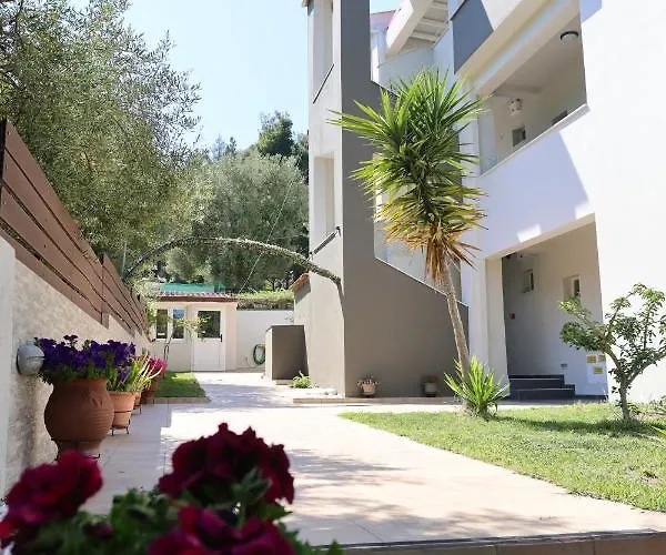 Avra Aparthotel Paliouri