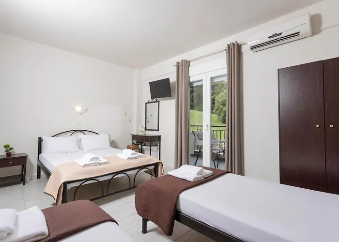 Avra Aparthotel 3*
